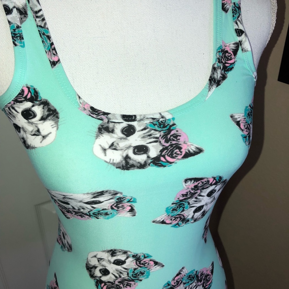 Darling Cat with Flower Crown Tank LARGE - Picture 5 of 8